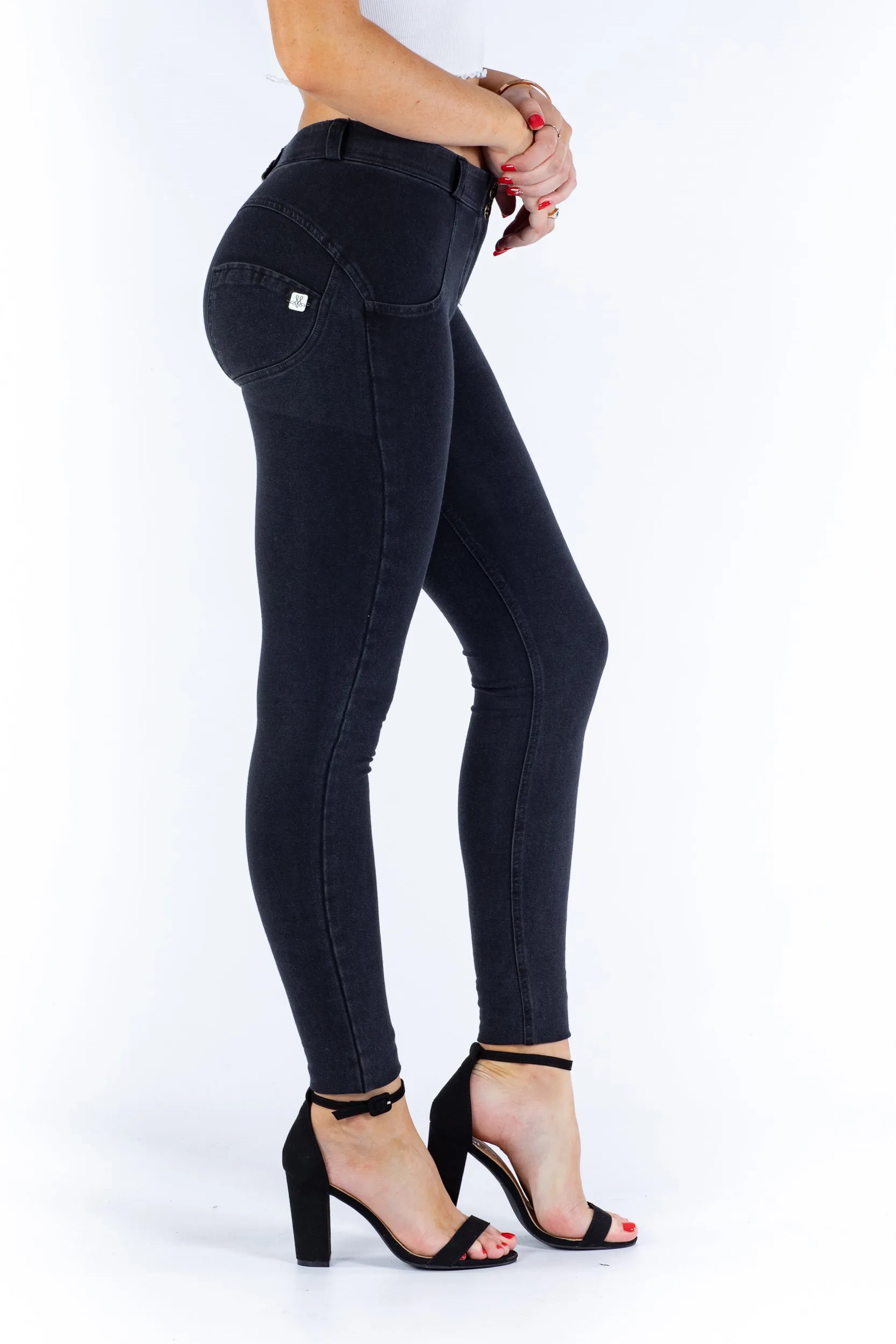 Mid waist Butt lifting Shaping Jeans/Jeggings - Black wash