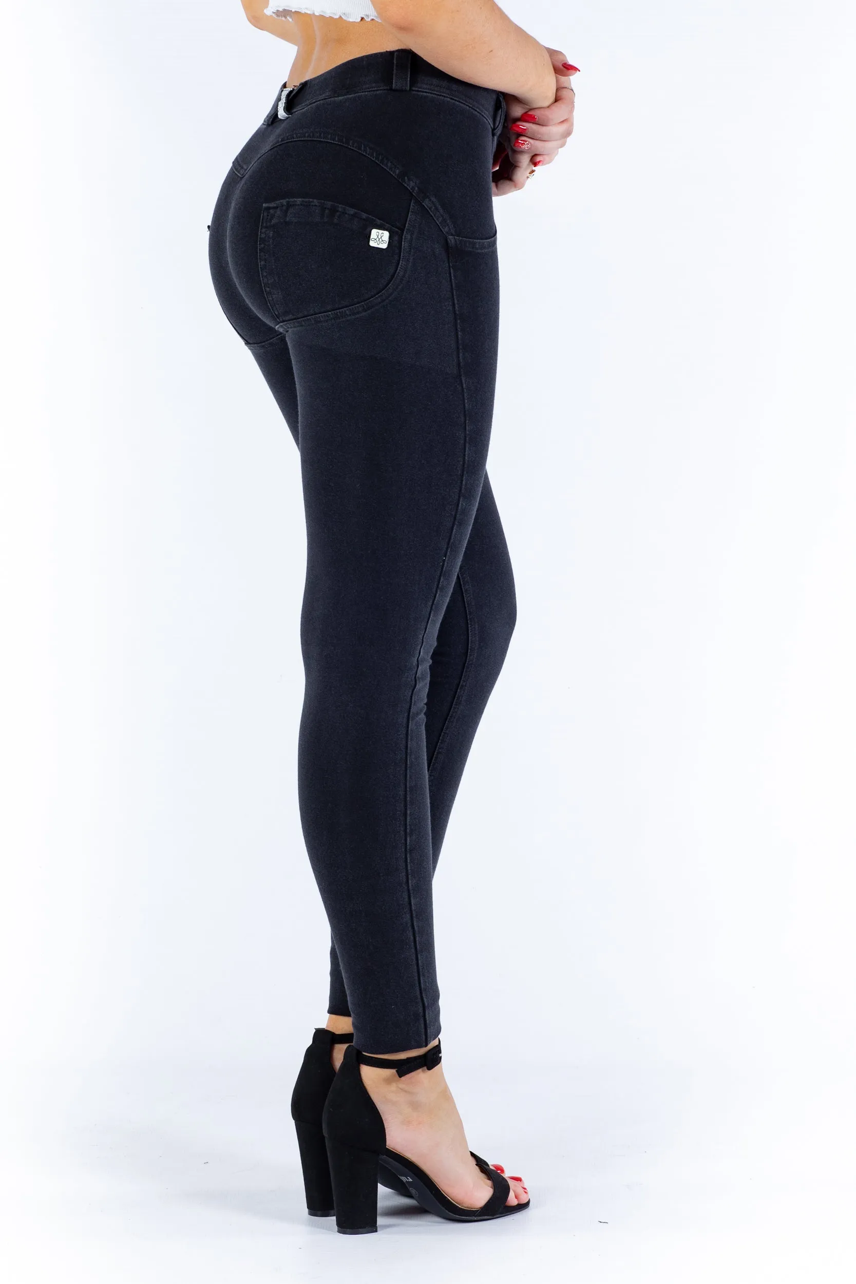 Mid waist Butt lifting Shaping Jeans/Jeggings - Black wash